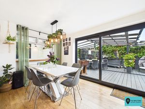 Dining Area - click for photo gallery
